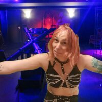 2 Robyn Mckenzie photo