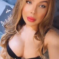 5 Yvi Gorgeous photo