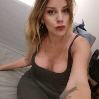 2 Julia photo