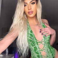 5 Chloe Bombshell photo