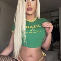 3 Chloe Bombshell photo