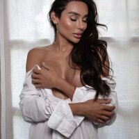 6 Queen Klein photo
