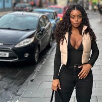 6 Naomi photo