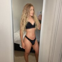 1 Mirela photo