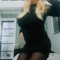 9 Sexy Milf photo