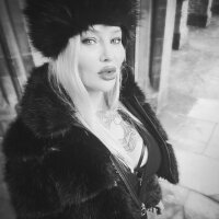 8 Kim Loves photo