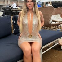 8 Lua Brazilian photo