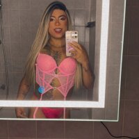 8 Mell Hot photo