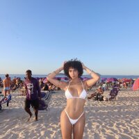 13 Winnie Harlow photo