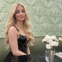 12 Lara Gabriela photo