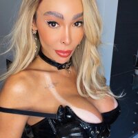 2 Lovelly Mariah photo