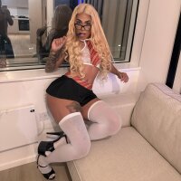 8 Thifany Blond photo
