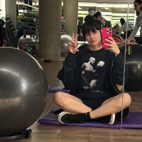 8 Liz Hot photo