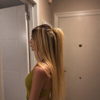 8 Anneliese photo
