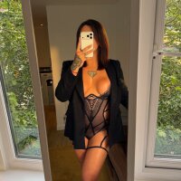 17 Amanda Brazilian photo