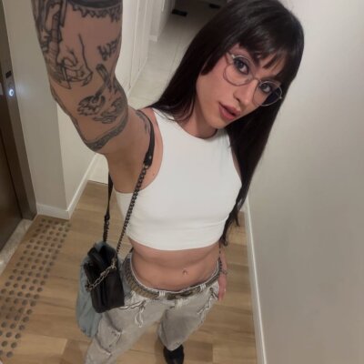 Liz Hot