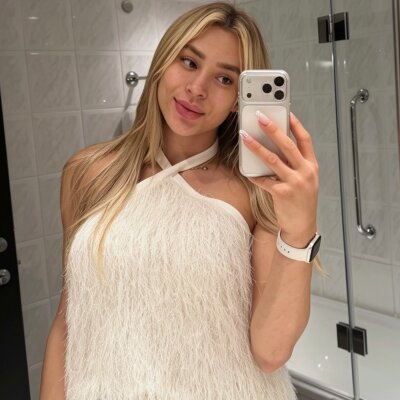 Emily Xxl
