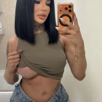 10 Caroline Martins photo