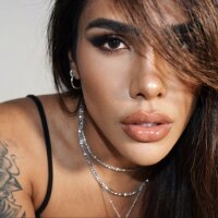 17 Lilly Brazilian photo