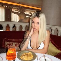 3 Xxl Sofia photo