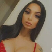1 Karina photo