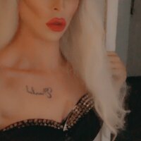 6 Khloe photo