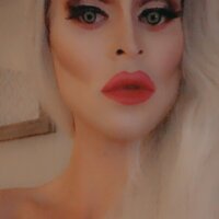 8 Khloe photo